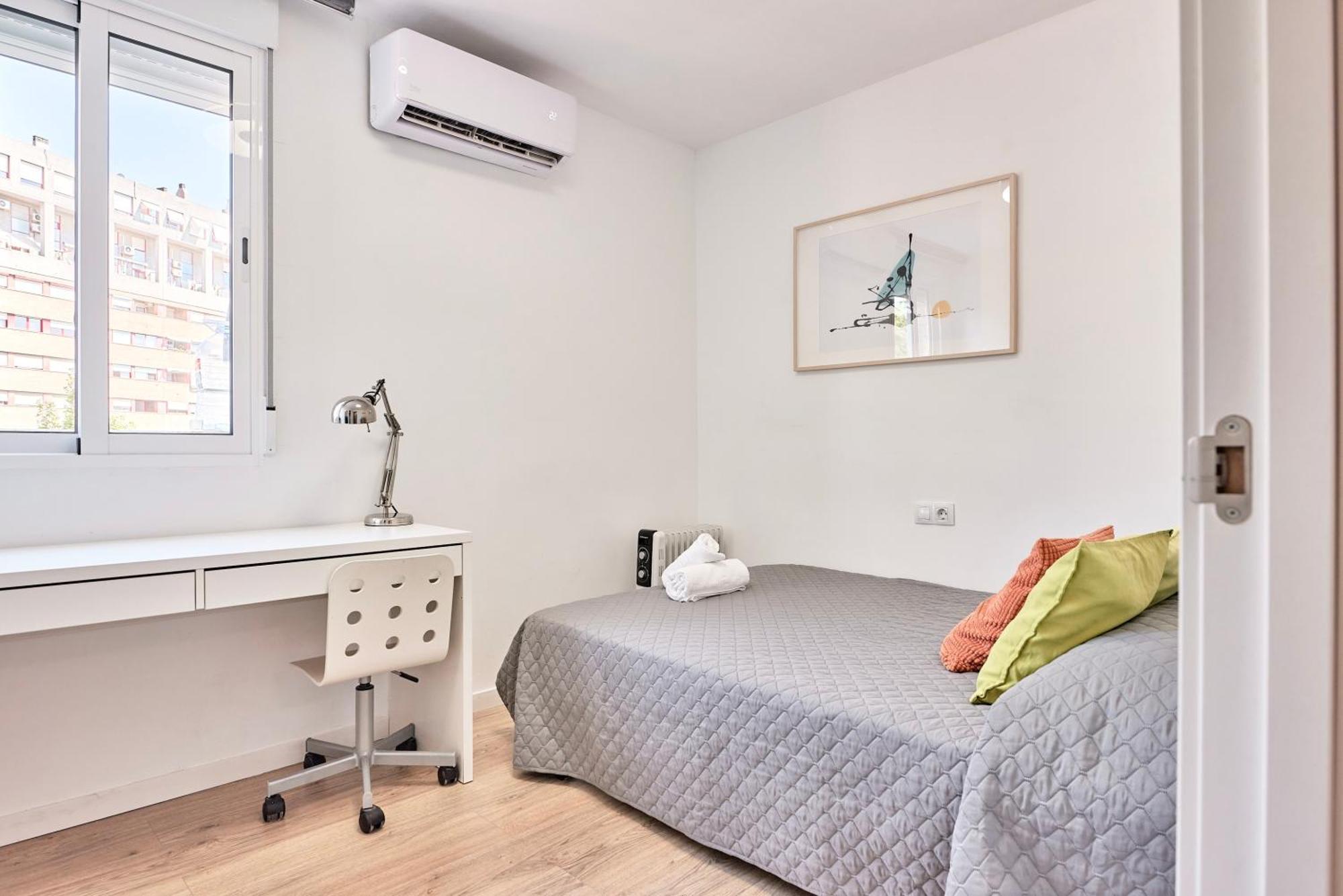 Apartament Spacious, Sunny Flat By Of Arts & Sciences *