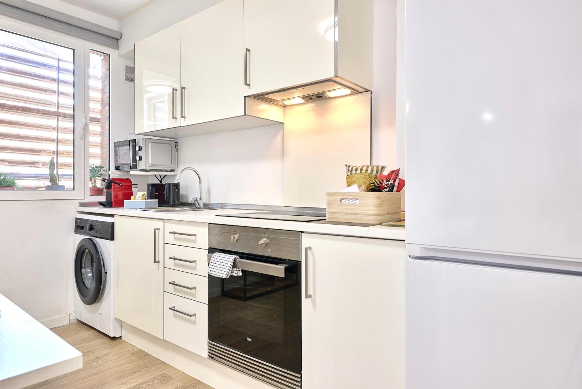 Apartament Spacious, Sunny Flat By Of Arts & Sciences
